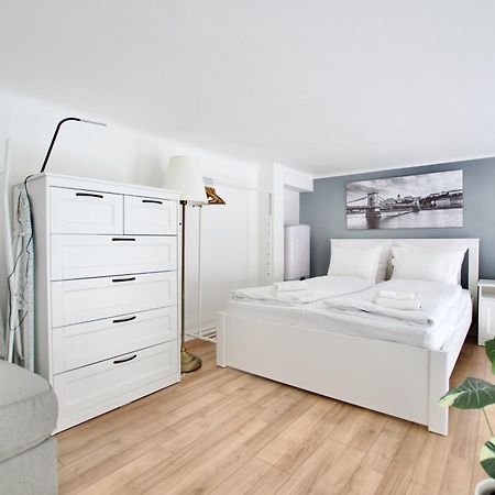 Studio Apartments By Hi5- Cozy Studio ブダペスト エクステリア 写真