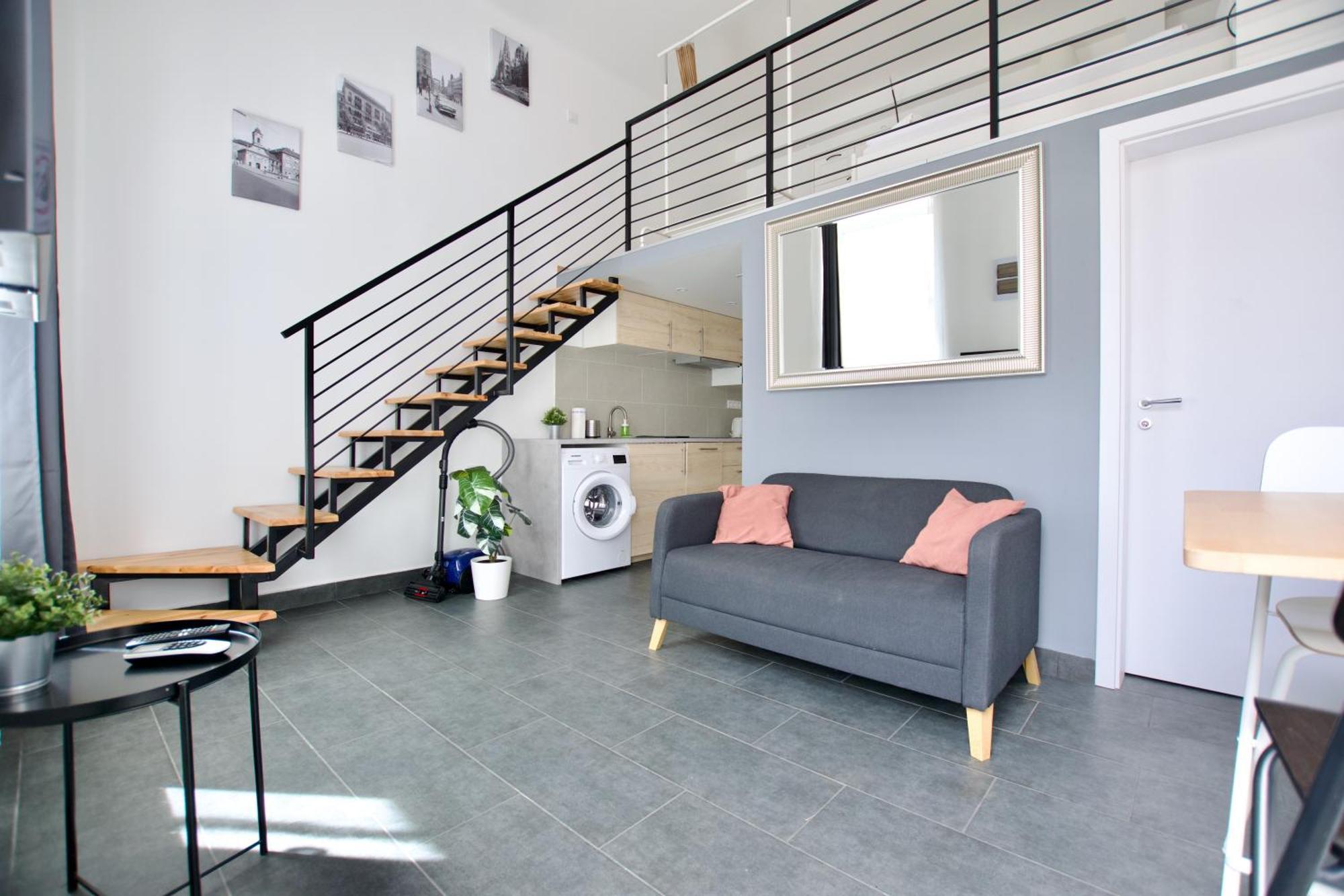 Studio Apartments By Hi5- Cozy Studio ブダペスト エクステリア 写真